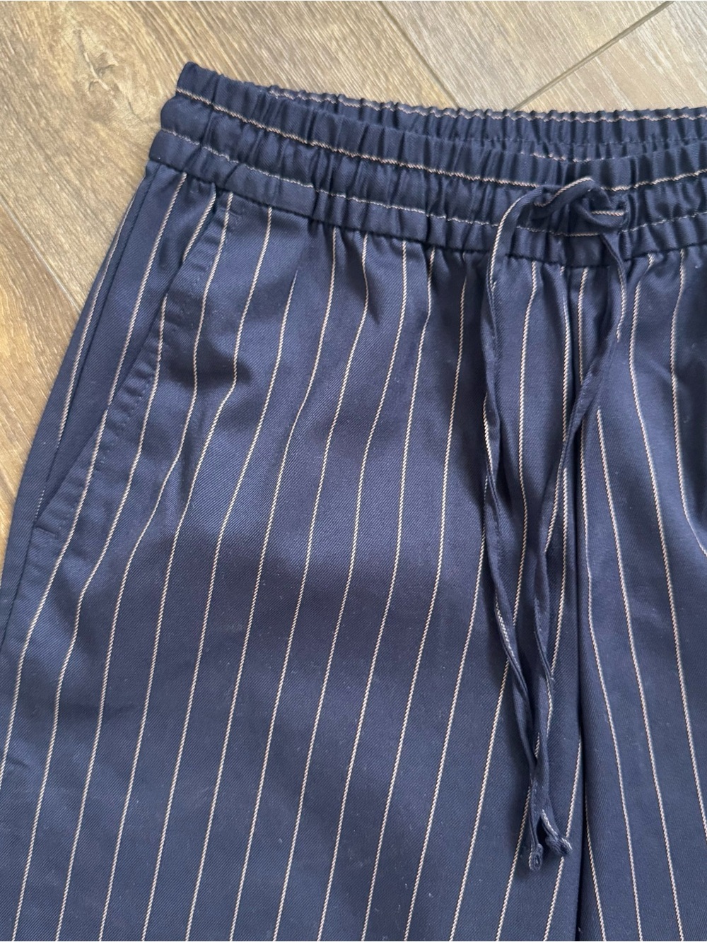 GAP Navy Blue Pinstripe Pull-On Wide Leg Pants Elastic Waist Drawstring Size S - Picture 3 of 7
